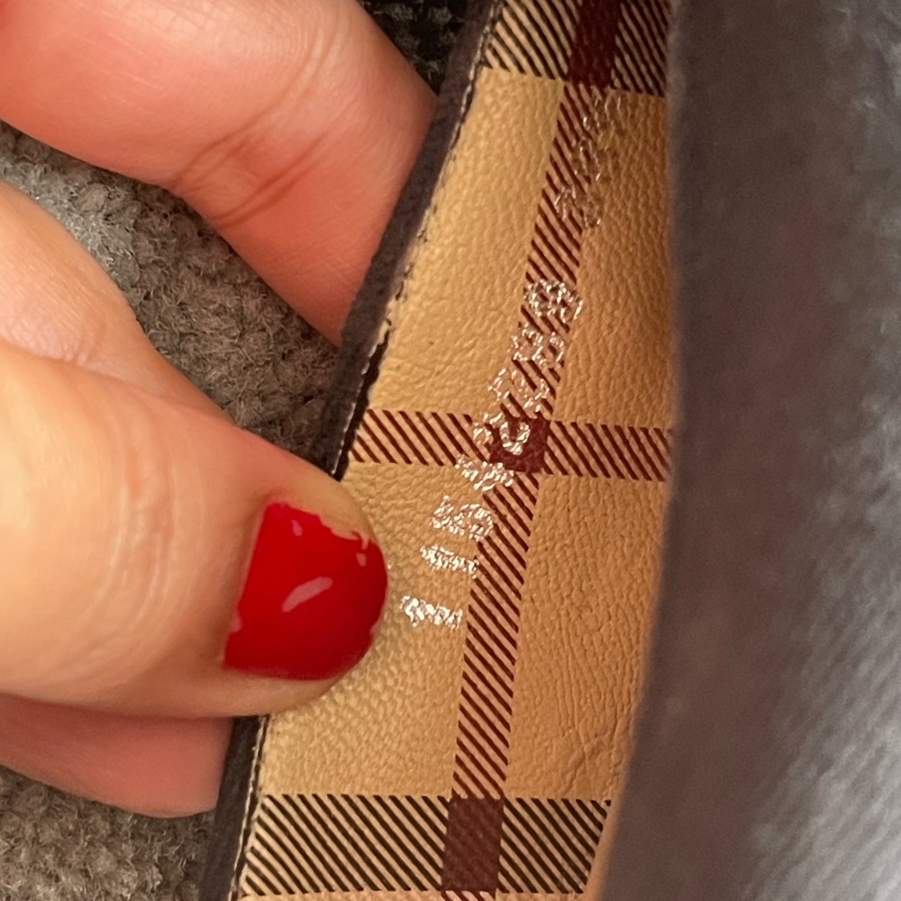 Authentic vintage Burberry women kitten heels - Picture 4 of 9